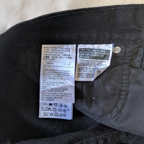 Women's Black Jeans - Picture 8 of 12